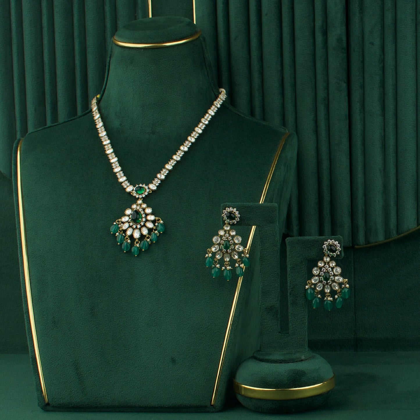 Sleek Victorian finish polki necklace set