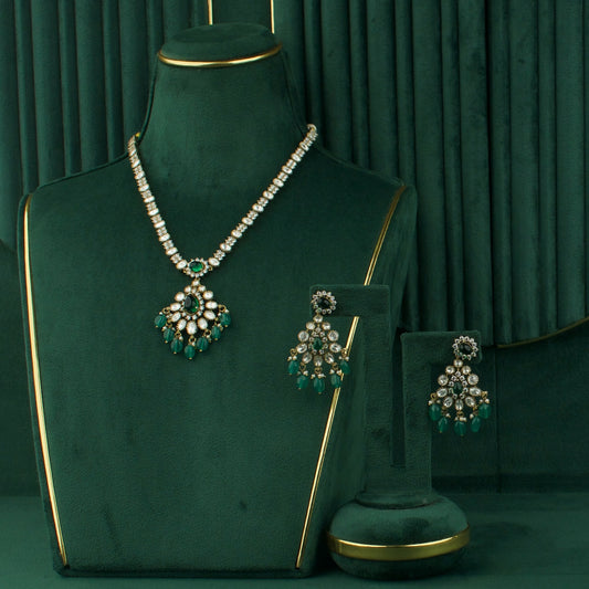 Sleek Victorian finish polki necklace set