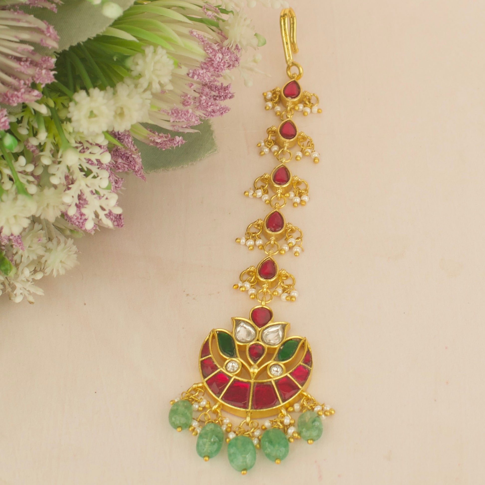 Sleek Jadau Kundan Maangtikka With Pearls & Beads Hanging