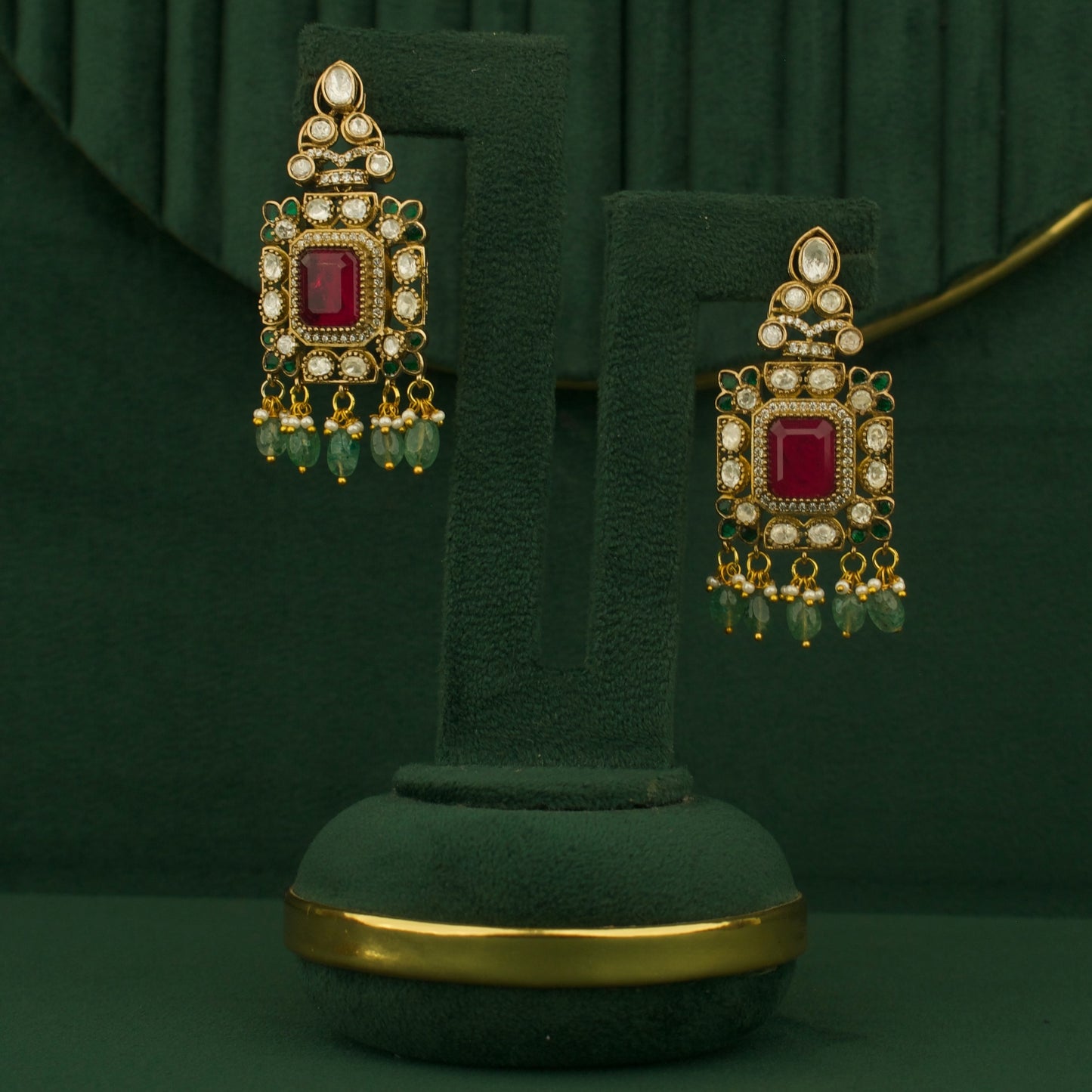 Dazzling Design Fusion Kundan & Polki Victorian Choker Set with Green Beads