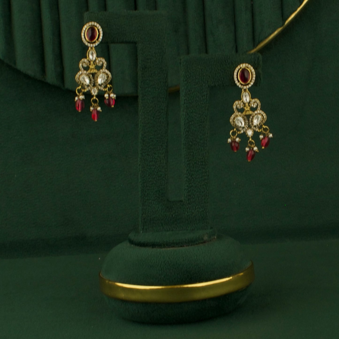 Sleek Mango Design Fusion Kundan & Polki Victorian Necklace Set