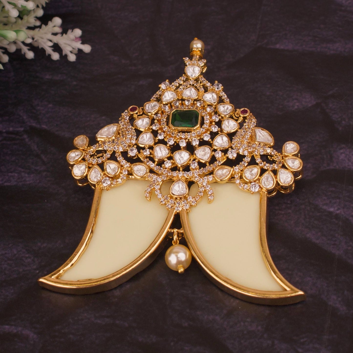 Premium Puligoru Locket - In Victorian & Gold Polish