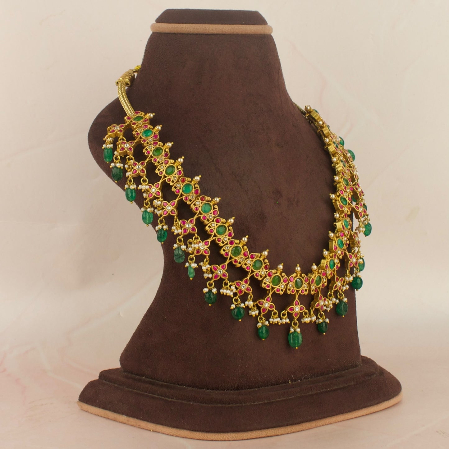 Sleek Floral Design Jadau Kundan Necklace with Beads