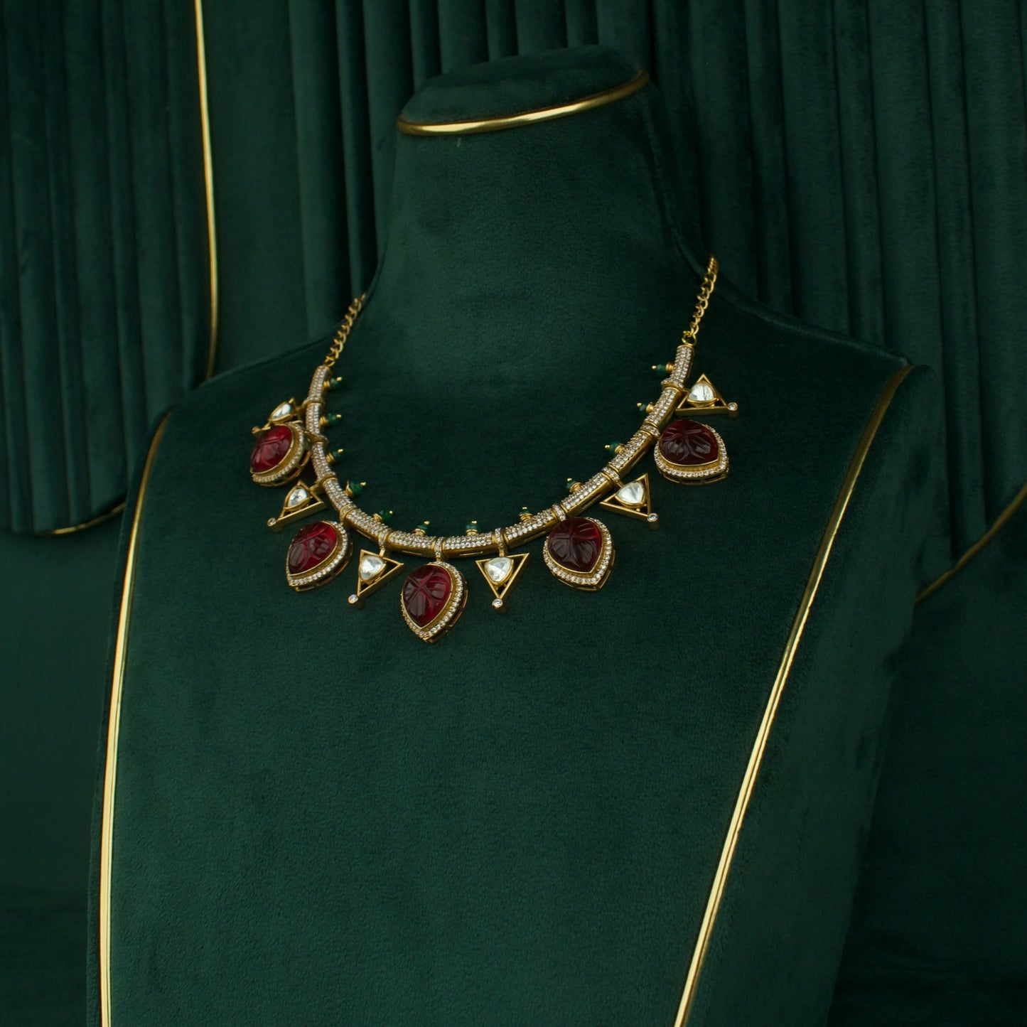Enchanting Leaf Motif Victorian Polki Necklace Set