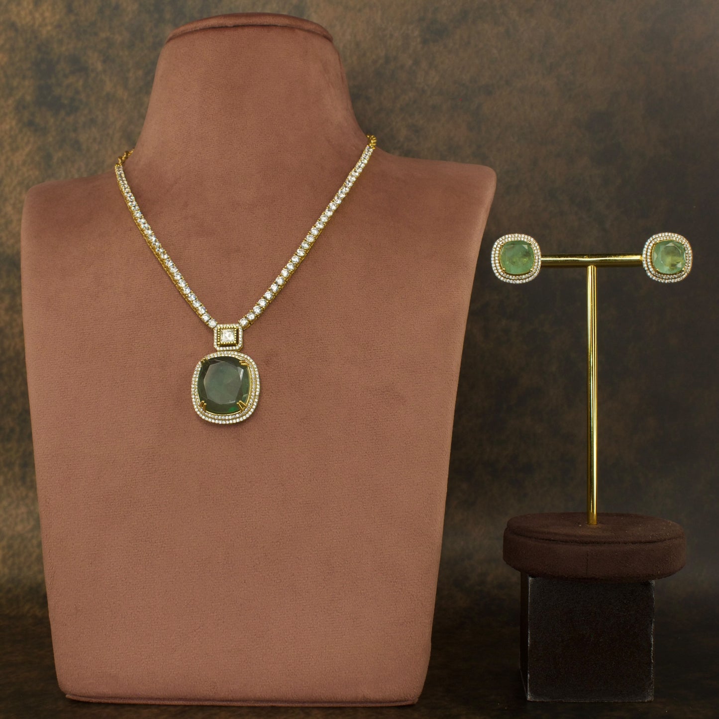 Exquisite Charm: Zirconia Necklace Set