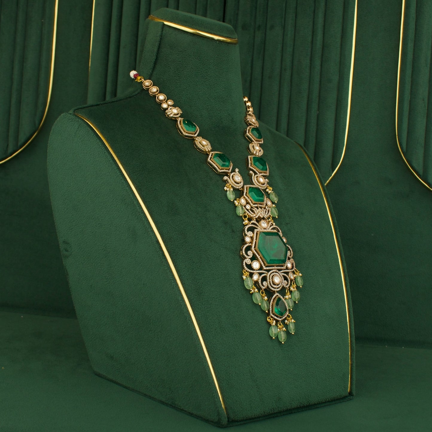 Victorian Design Big Stone Necklace With Matching Earrings