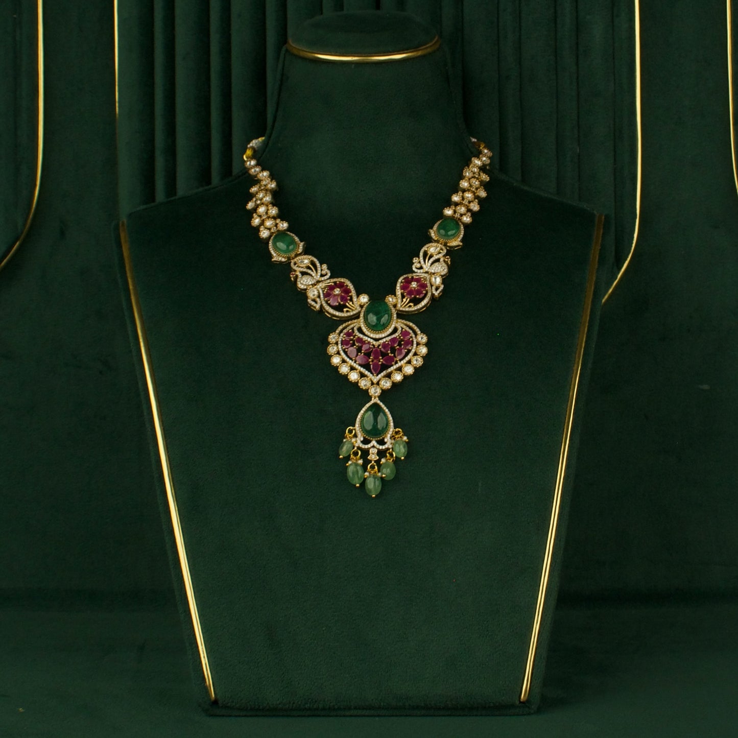 Sleek Royal Elegance Fusion Kundan & Polki Victorian Necklace Set