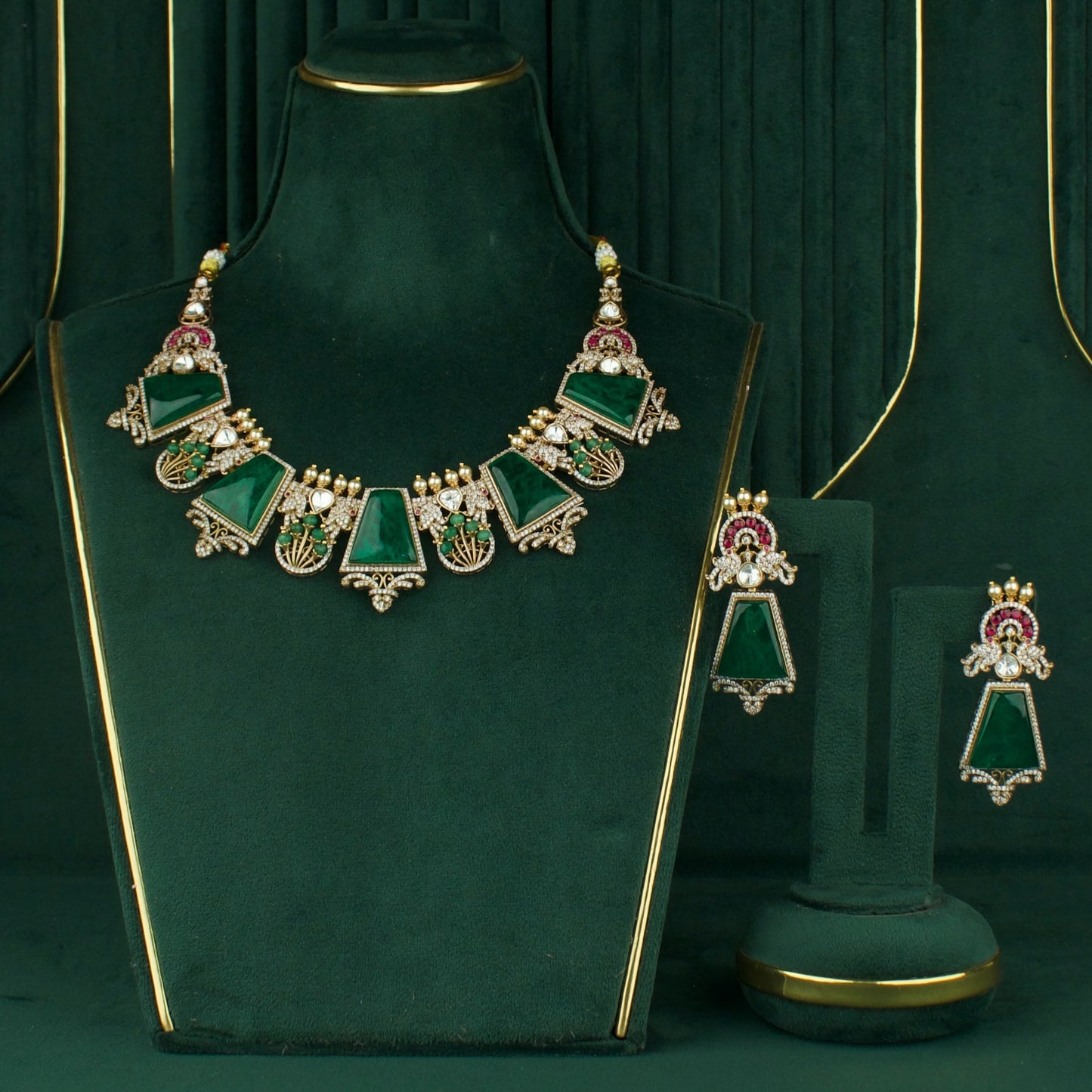 Big Emerald Stone Victorian Necklace Set With Earrings