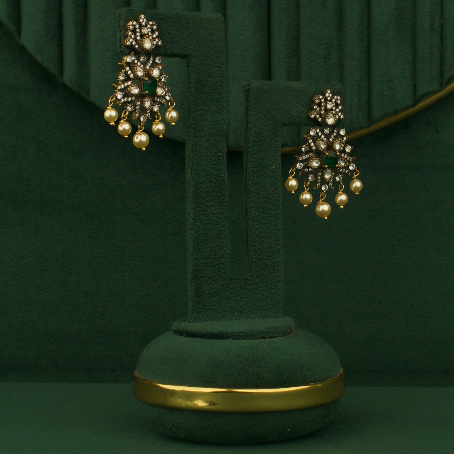 Radiant Design Fusion Kundan & Polki Victorian Short Necklace Set