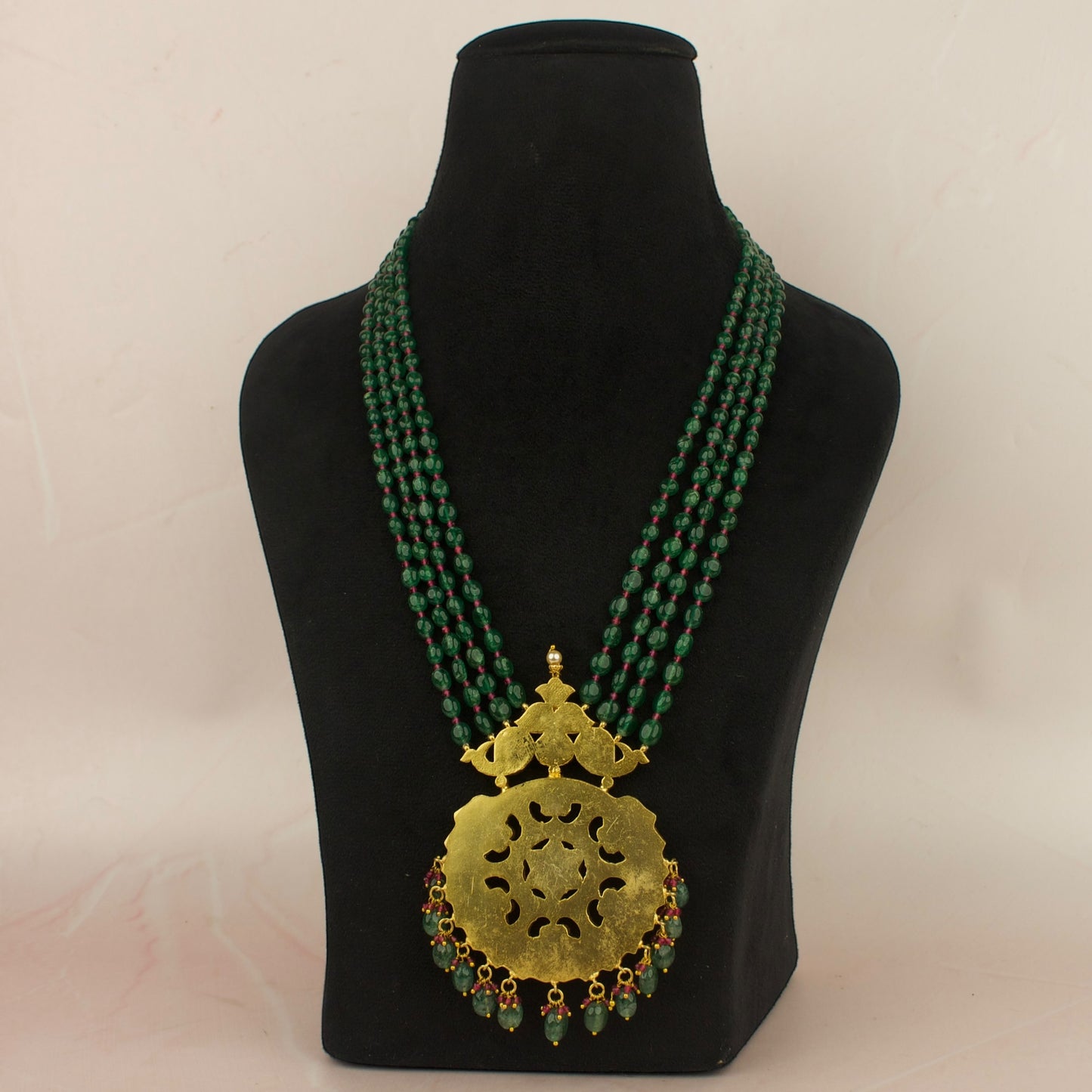 Regal Emerald Jadau Kundan Beads Necklace