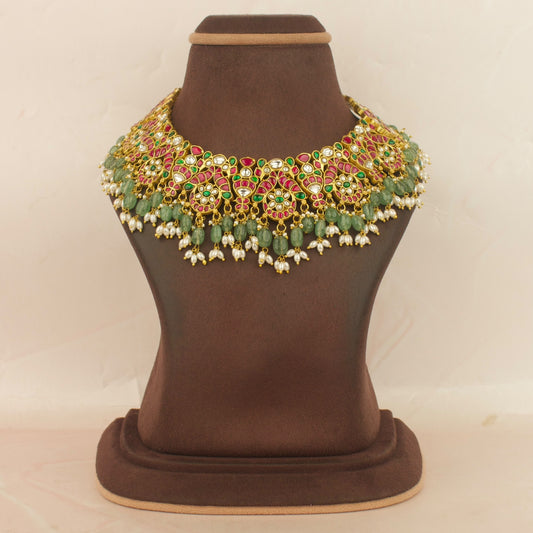 Graceful Jadau Kundan Short Necklace With Beads & Pearls Hangings