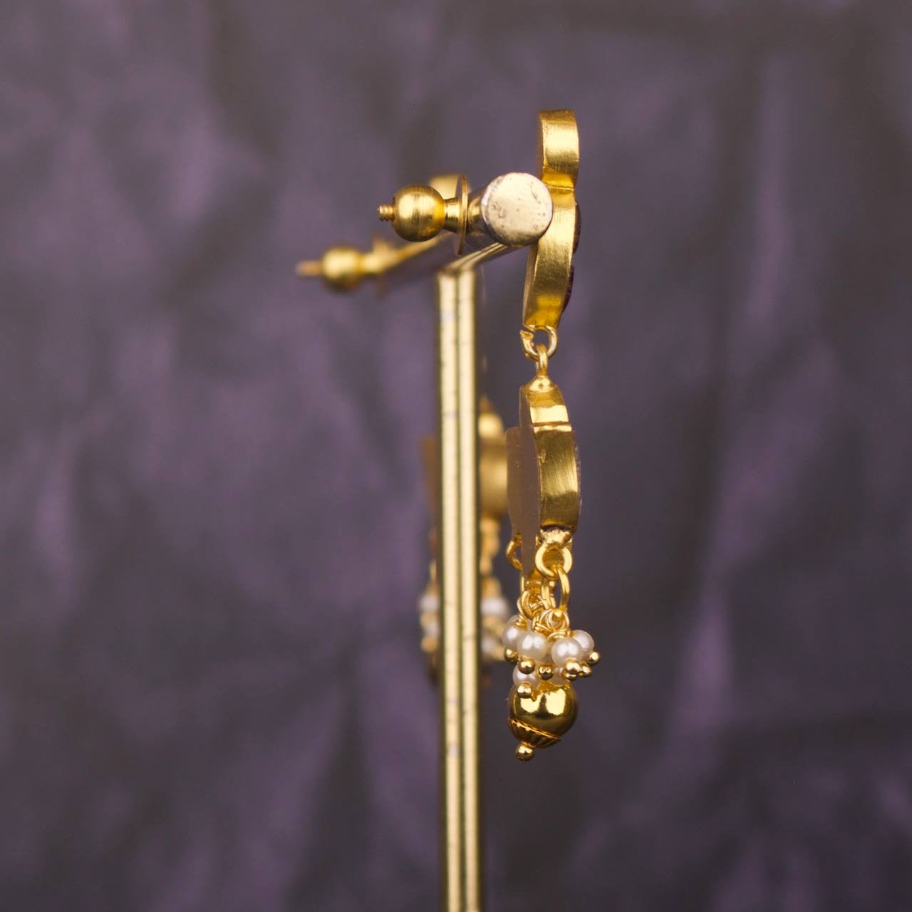 Sleek Jadau Kundan Hanging Earrings