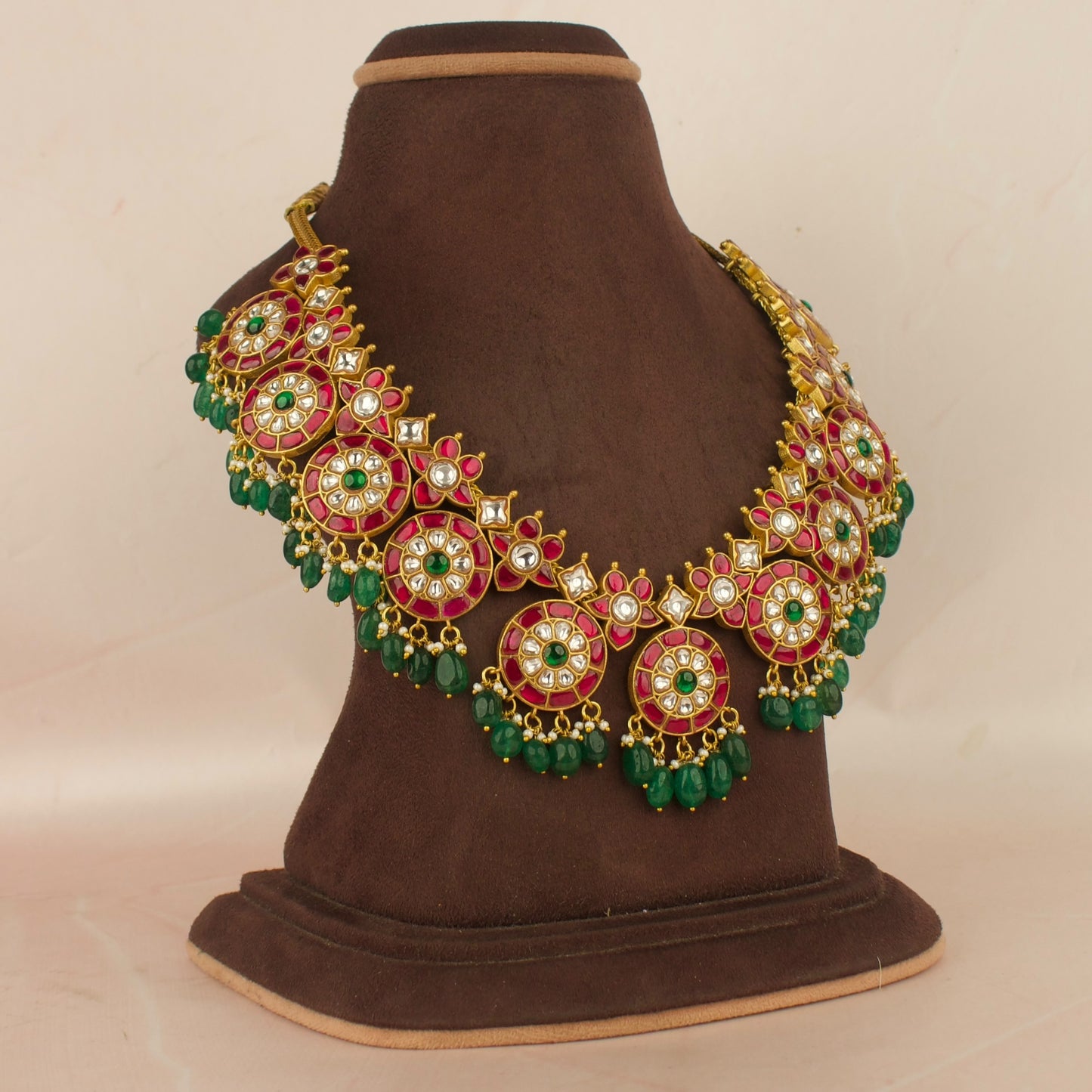Dazzling Bottu Mala Jadau Kundan Short Necklace with Green Beads