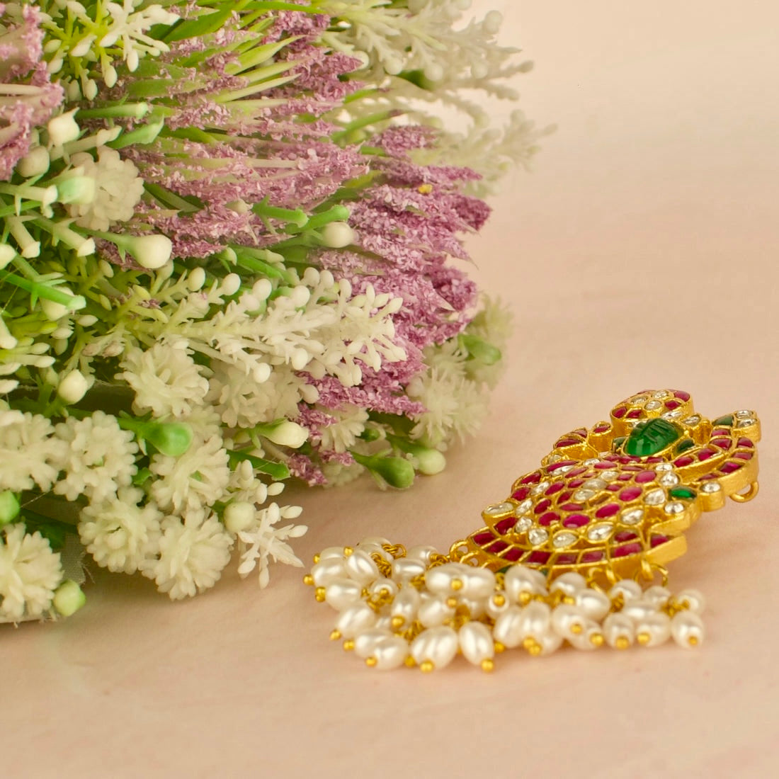 Graceful Design Jadau Kundan Locket with Guttapusalu Hanging