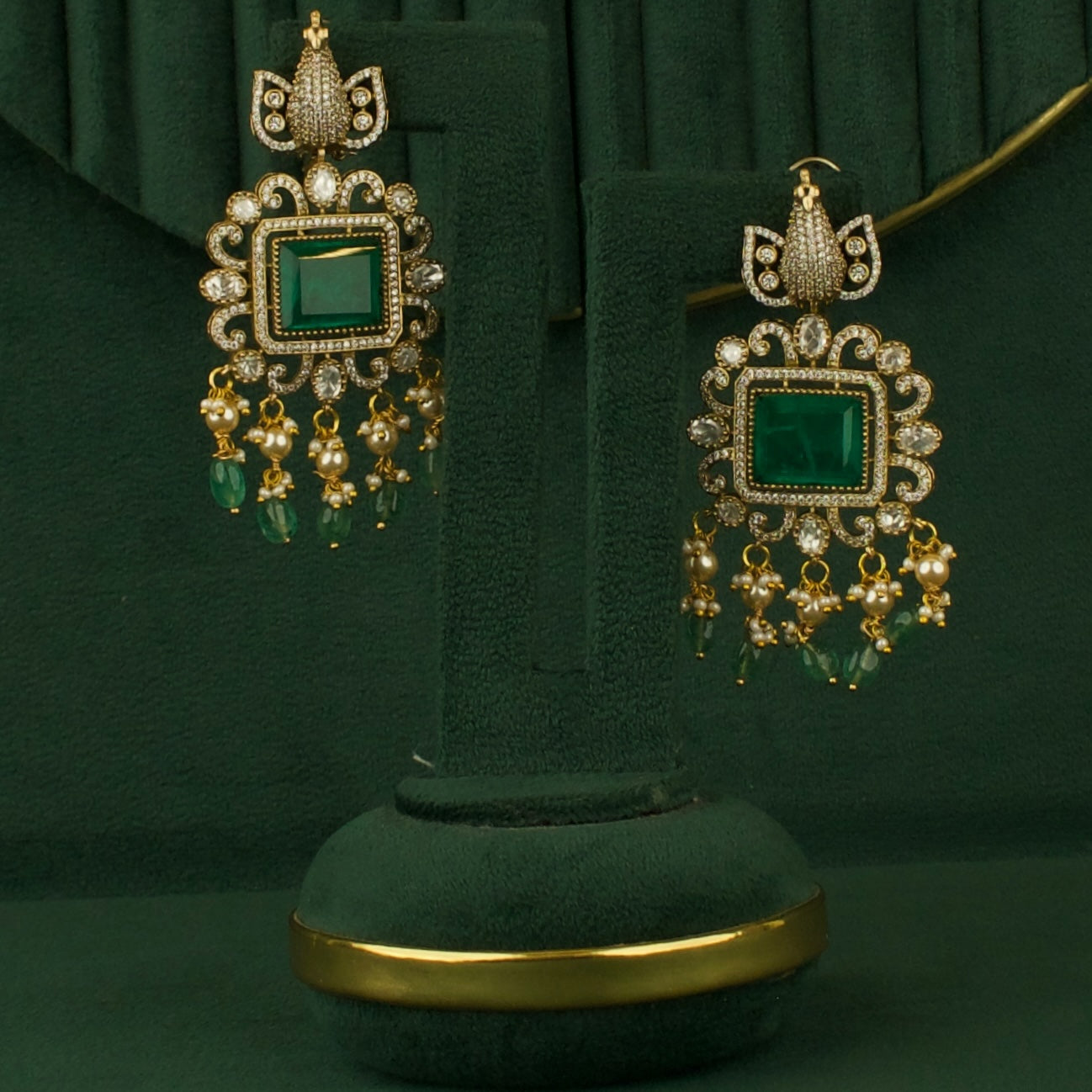 Bridal Captivating Design Fusion Kundan & Polki Victorian Necklace with Matching Earrings