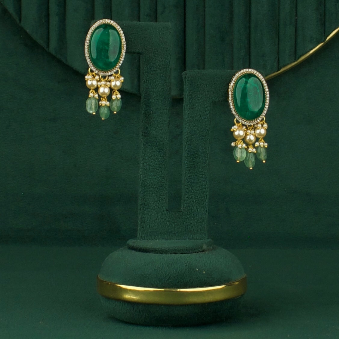 Classic Emerald Stone Polki Necklave Set
