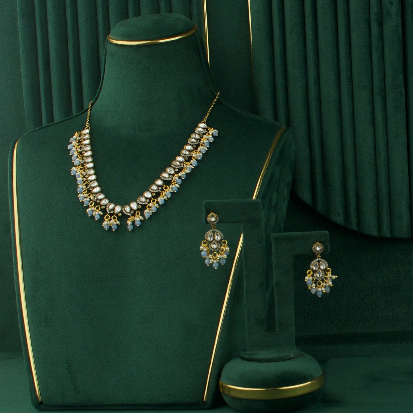 Elegant Splendor: Victorian Polki Short Necklace Set