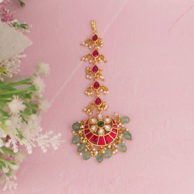 Chand Design Jadau Kundan Maang Tikka With Emerald Beads