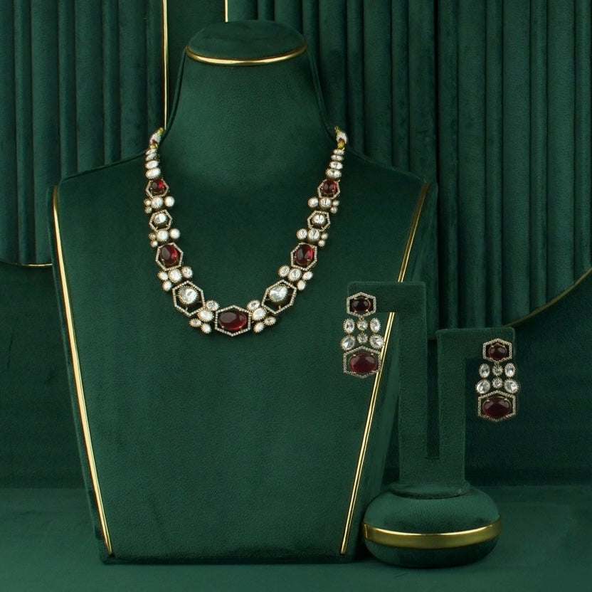 Antique Victorian Necklace with Polki Kundan Stones and earrings