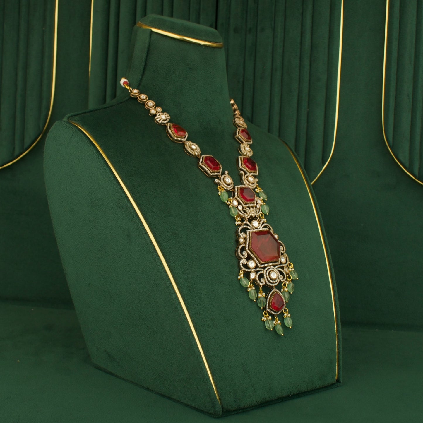 Victorian Design Big Stone Necklace With Matching Earrings