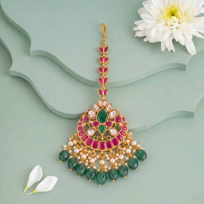 Ethnic Jadau Kundan Maang Tikka With Green Hangings