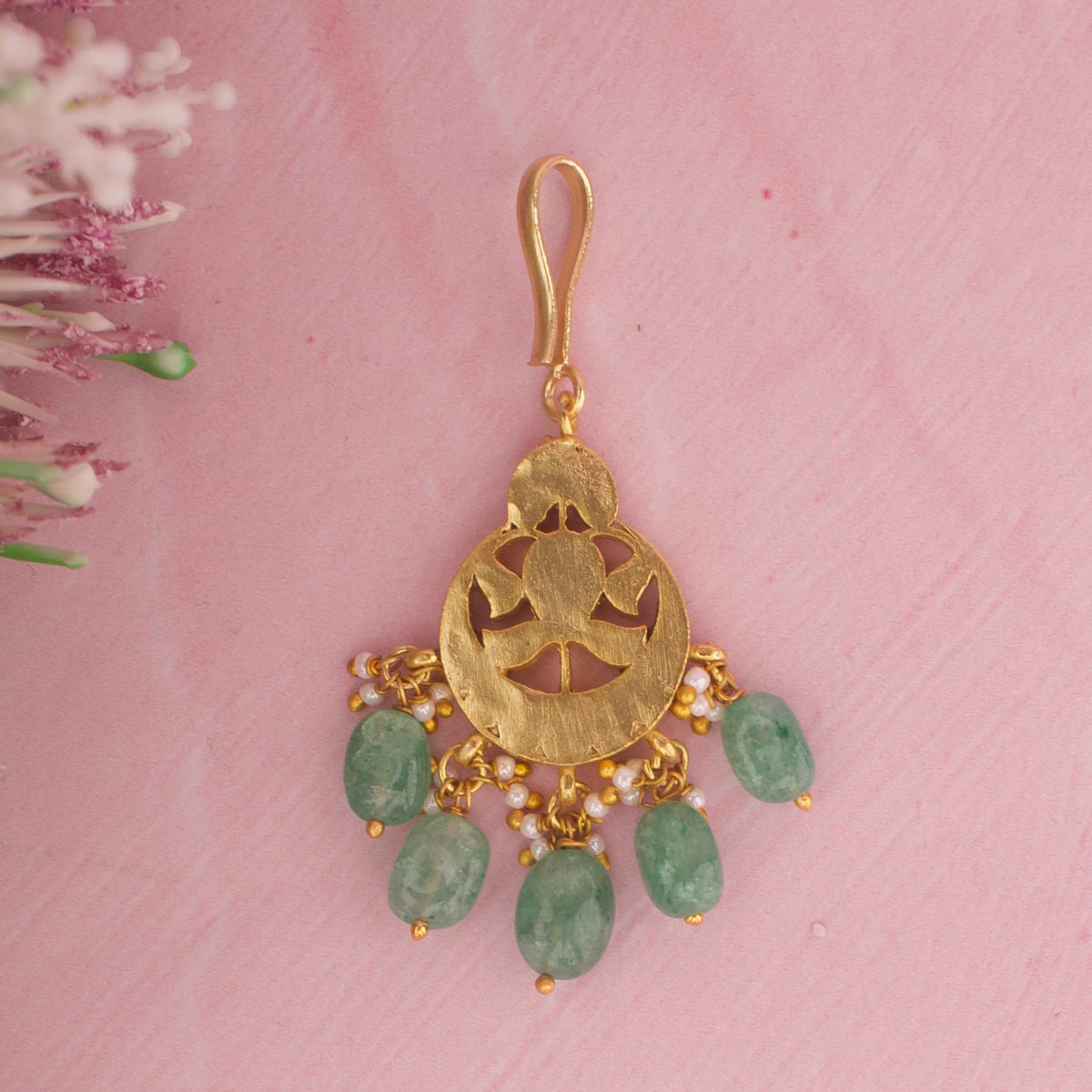Ethnic Mini Jadau Kundan Maang Tikka With Green Beads