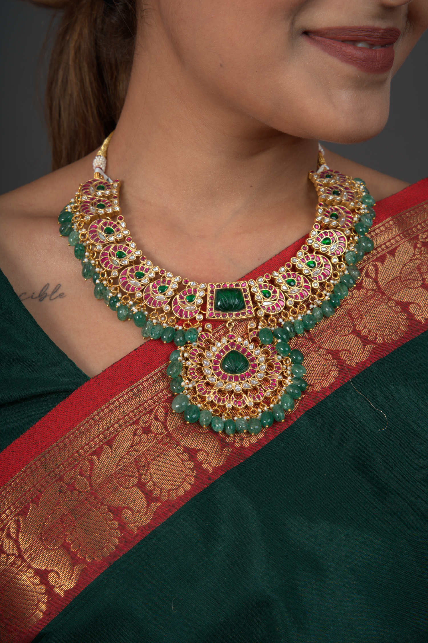 Jadau Kundan Short Necklace - DULHAN JEWELS