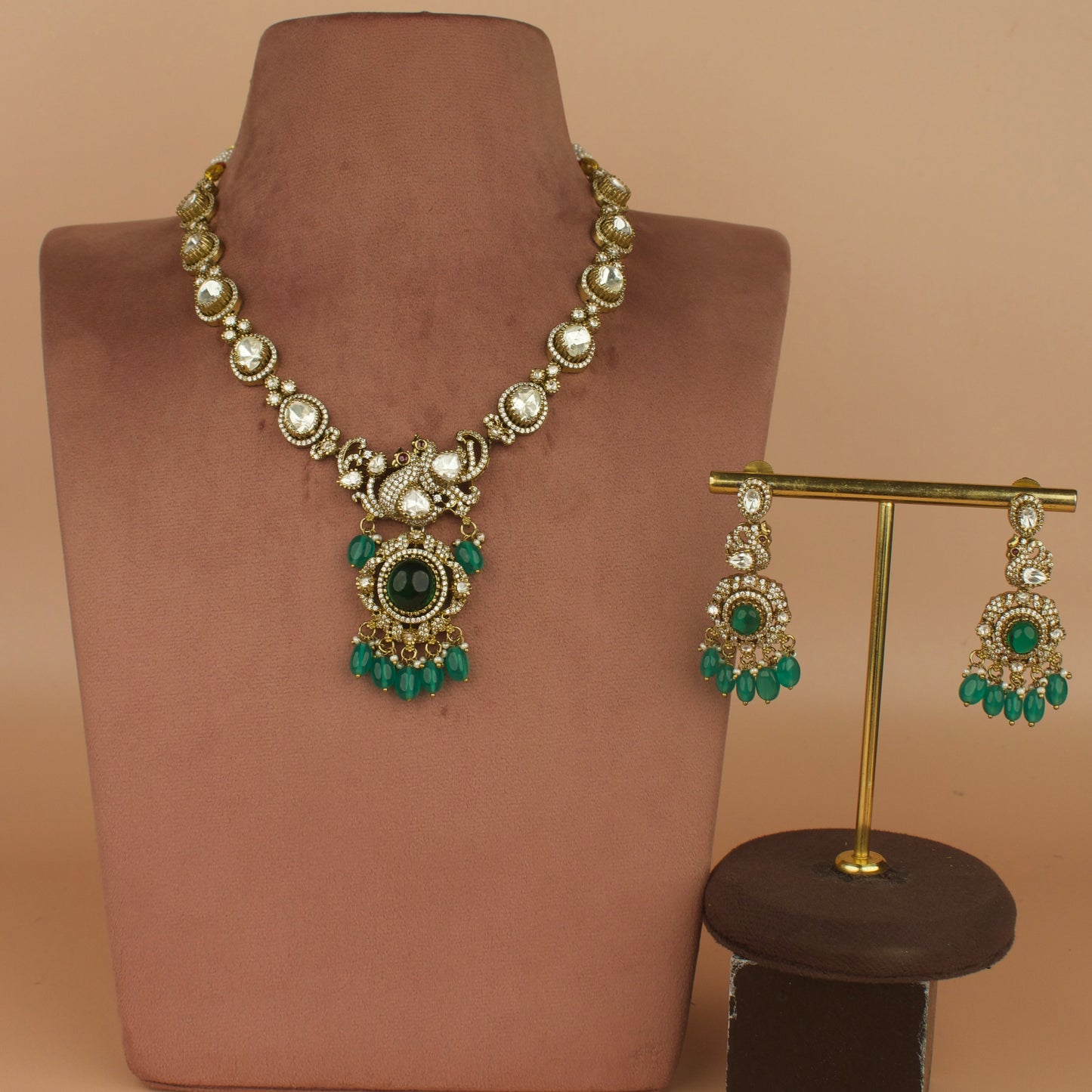 Royal Grandeur: Victorian Polki Necklace Set with Gemstone Accents