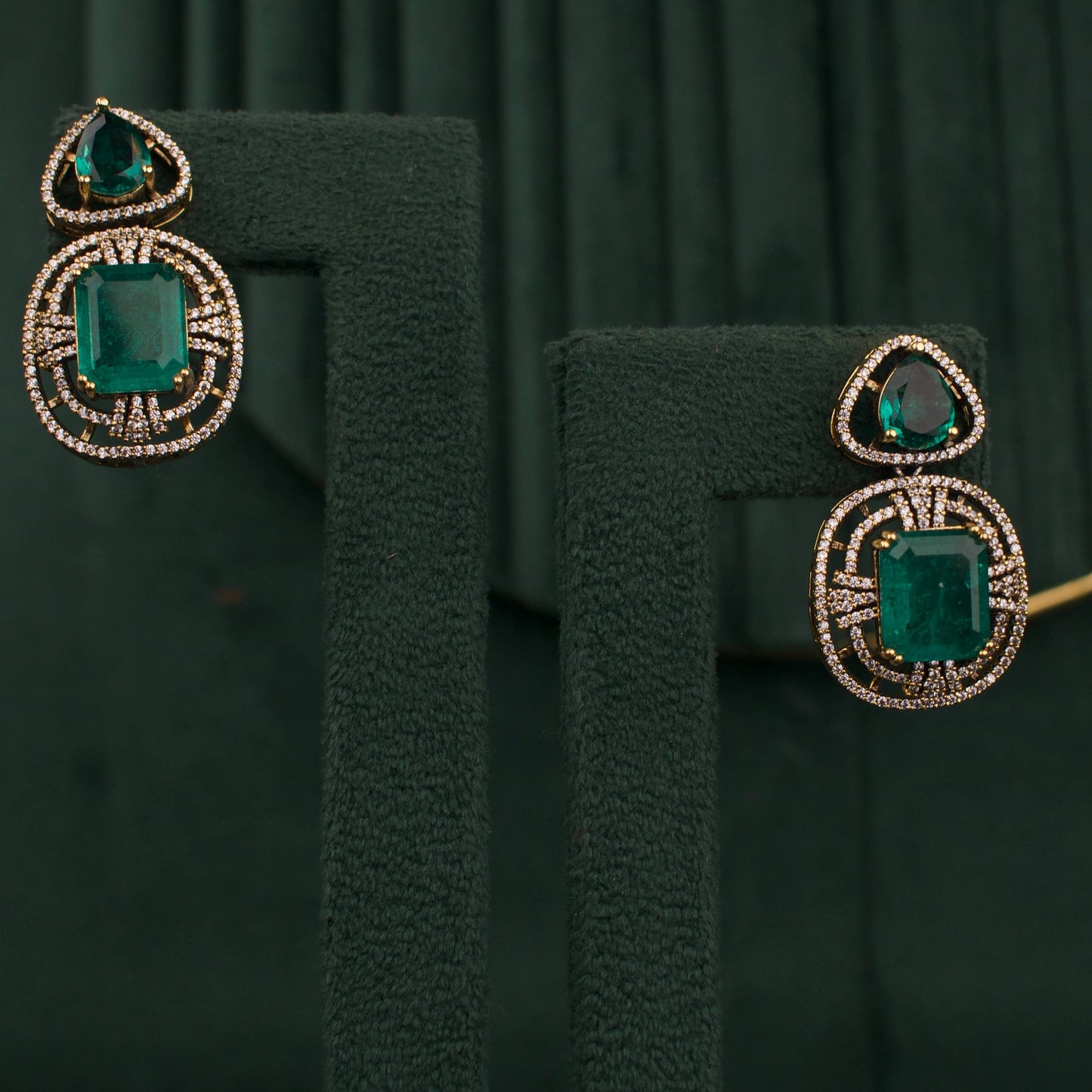 Delicate Victorian Kanti Style Necklace Set