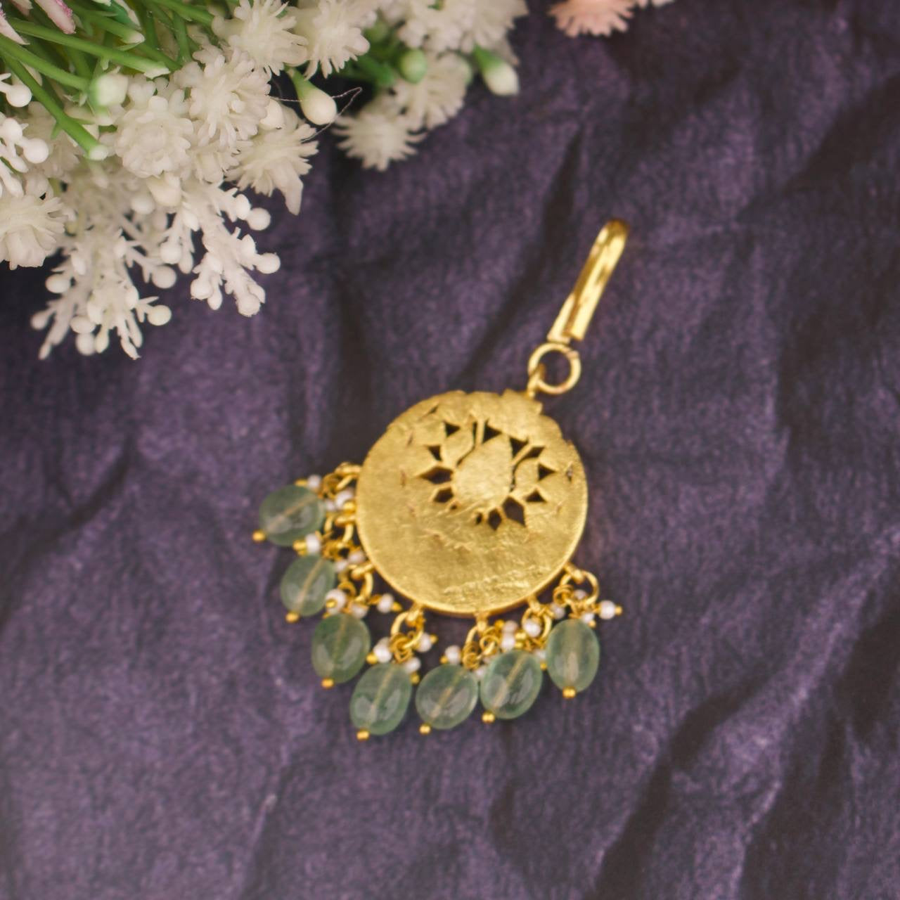 Chand Shaped Jadau Kundan Mini Maangtika