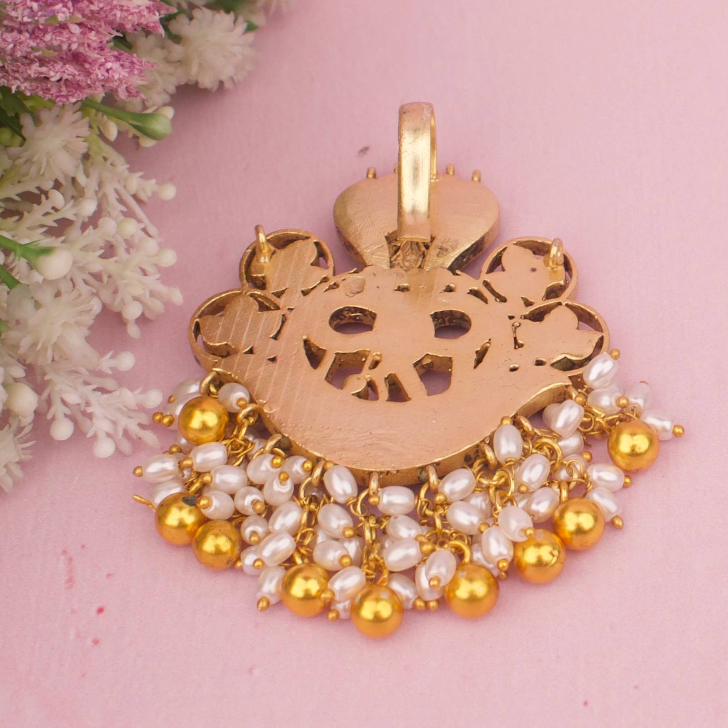 Impressive design Jadau Kundan Locket with golden pearls