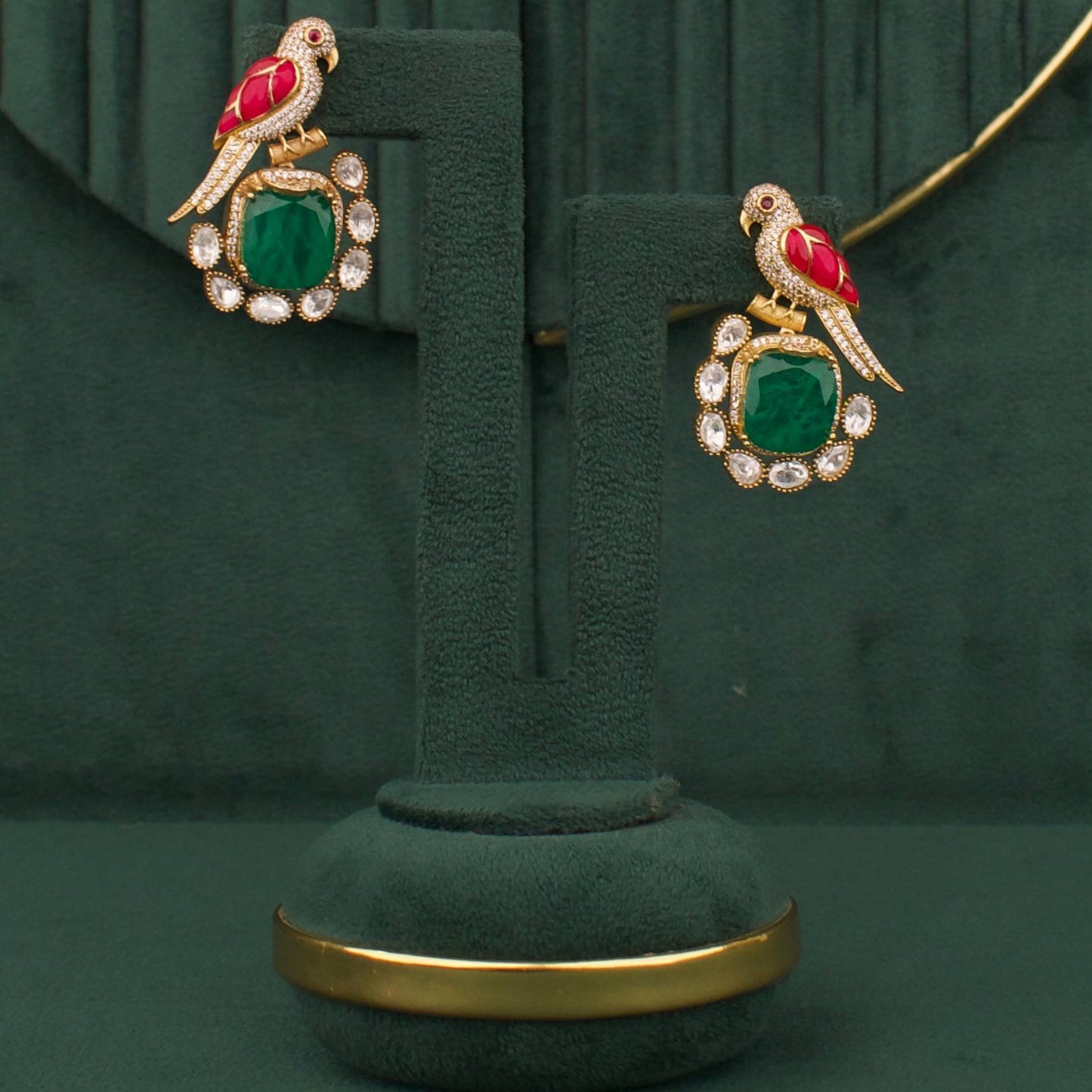 Master Piece Fusion Victorian Necklace Set With Matching Earrings