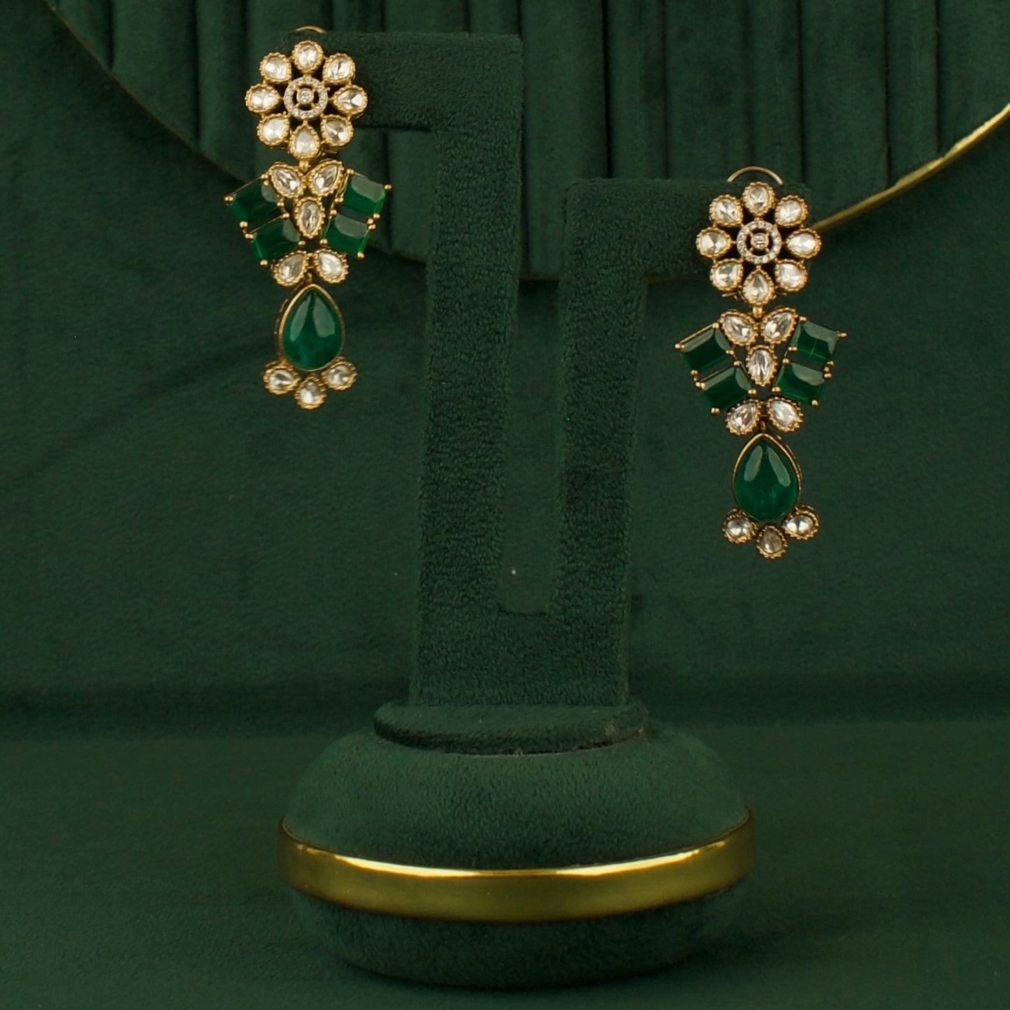 Sleek elegant design Fusion Kundan & Polki Victorian Necklace Set