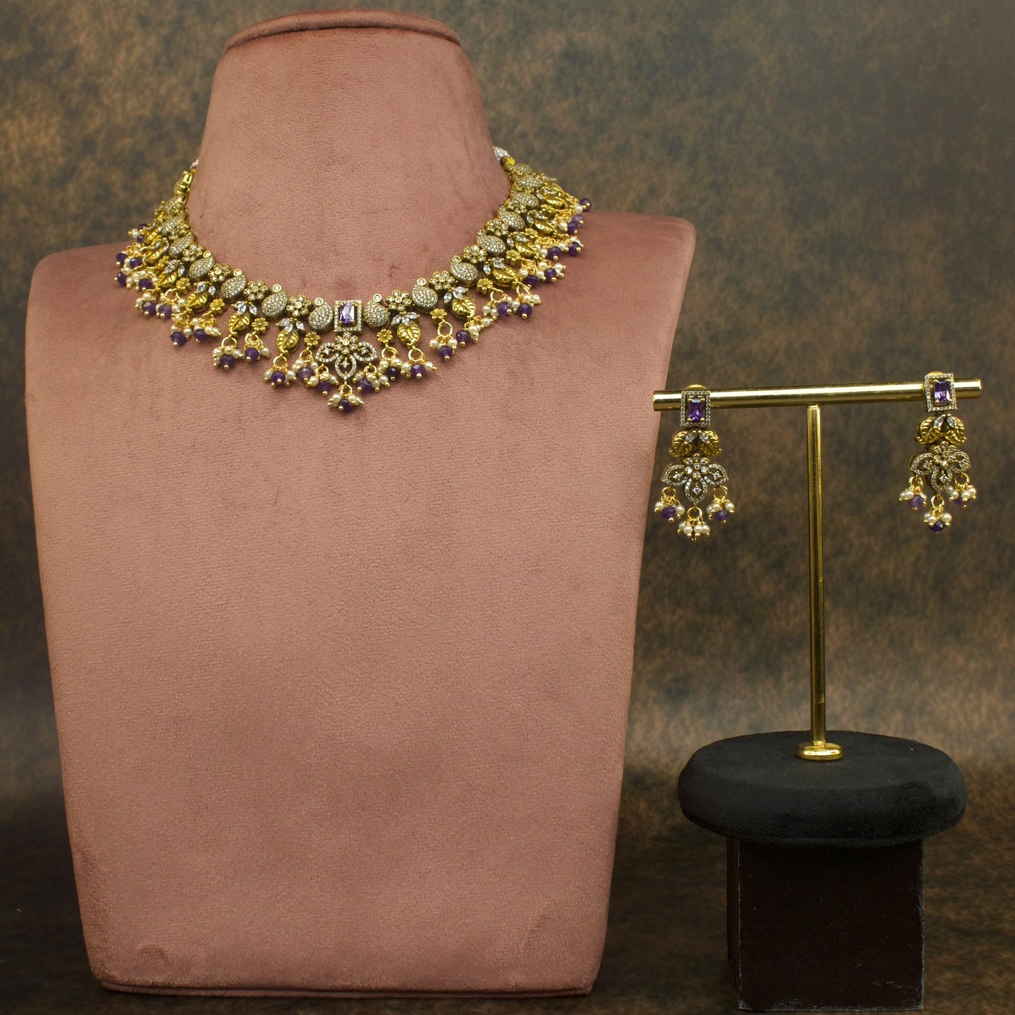 Royal Petals: Victorian Short Necklace Set with Victorian polish