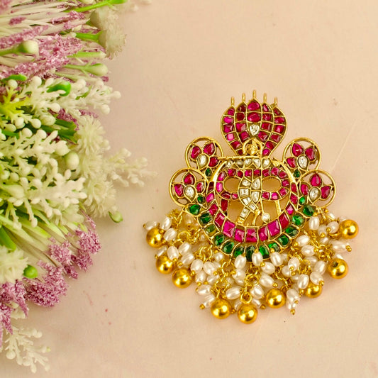 Impressive design Jadau Kundan Locket with golden pearls