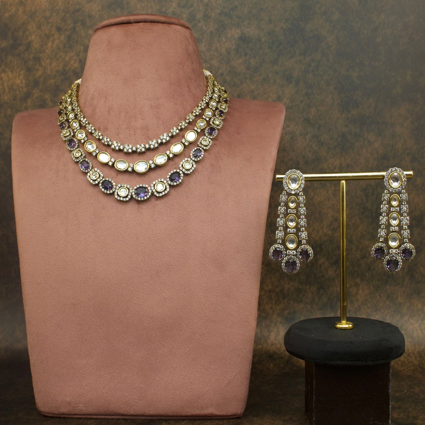 Splendid Grandeur: Victorian Necklace Set with Earrings