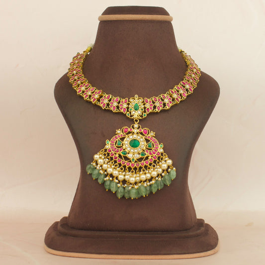 Sleek Jadau Kundan Short Necklace Perfect For Every Occasion