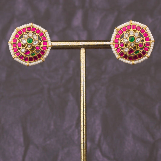Elegant Jadau Kundan Stud Earrings With Floral Design