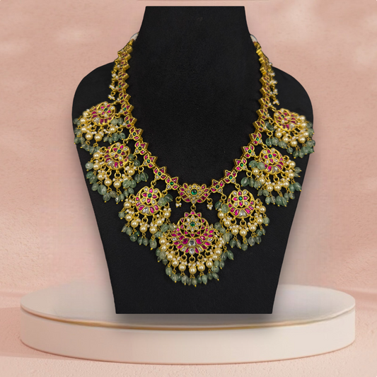Regal Jadau Kundan Necklace with Dazzling Pearls and Emerald Beads