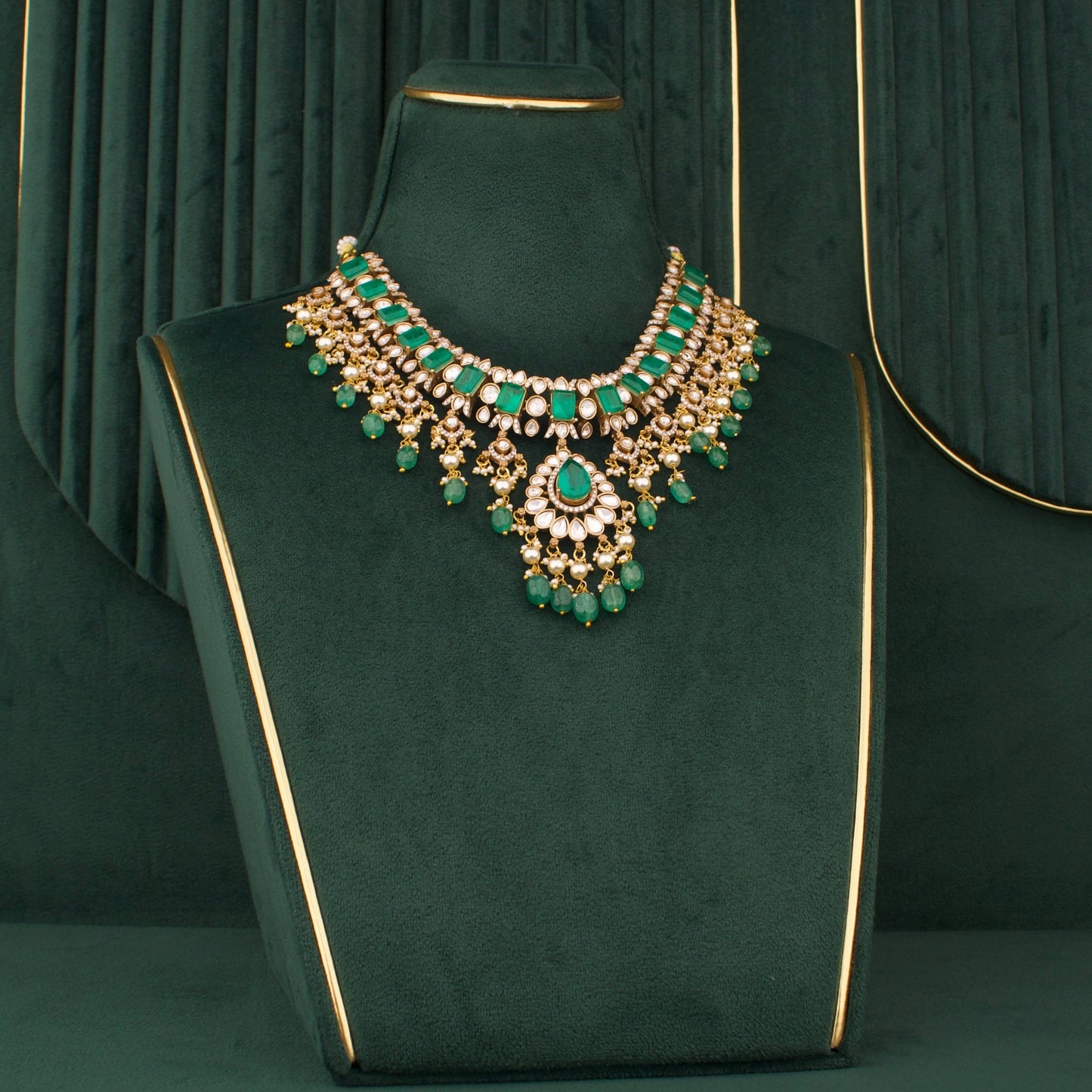 Emerald Victorian Polki Necklace Set With Earrings