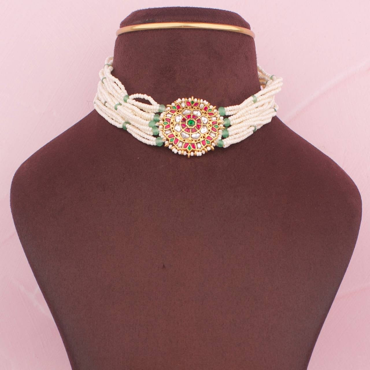 Sleek Jadau Kundan Locket With Pearl Choker