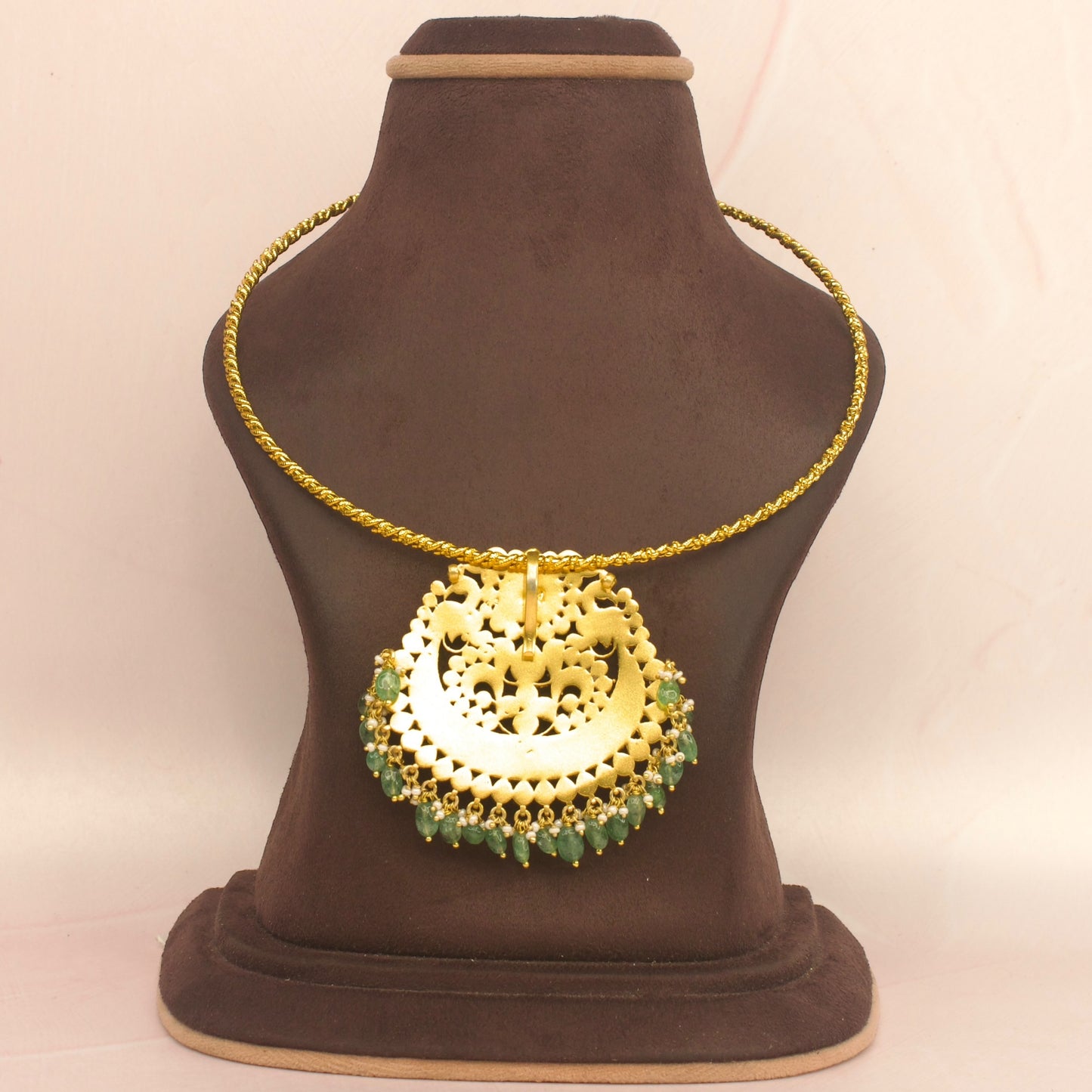 Grand Jadau Kundan Pendant Kanti Necklace