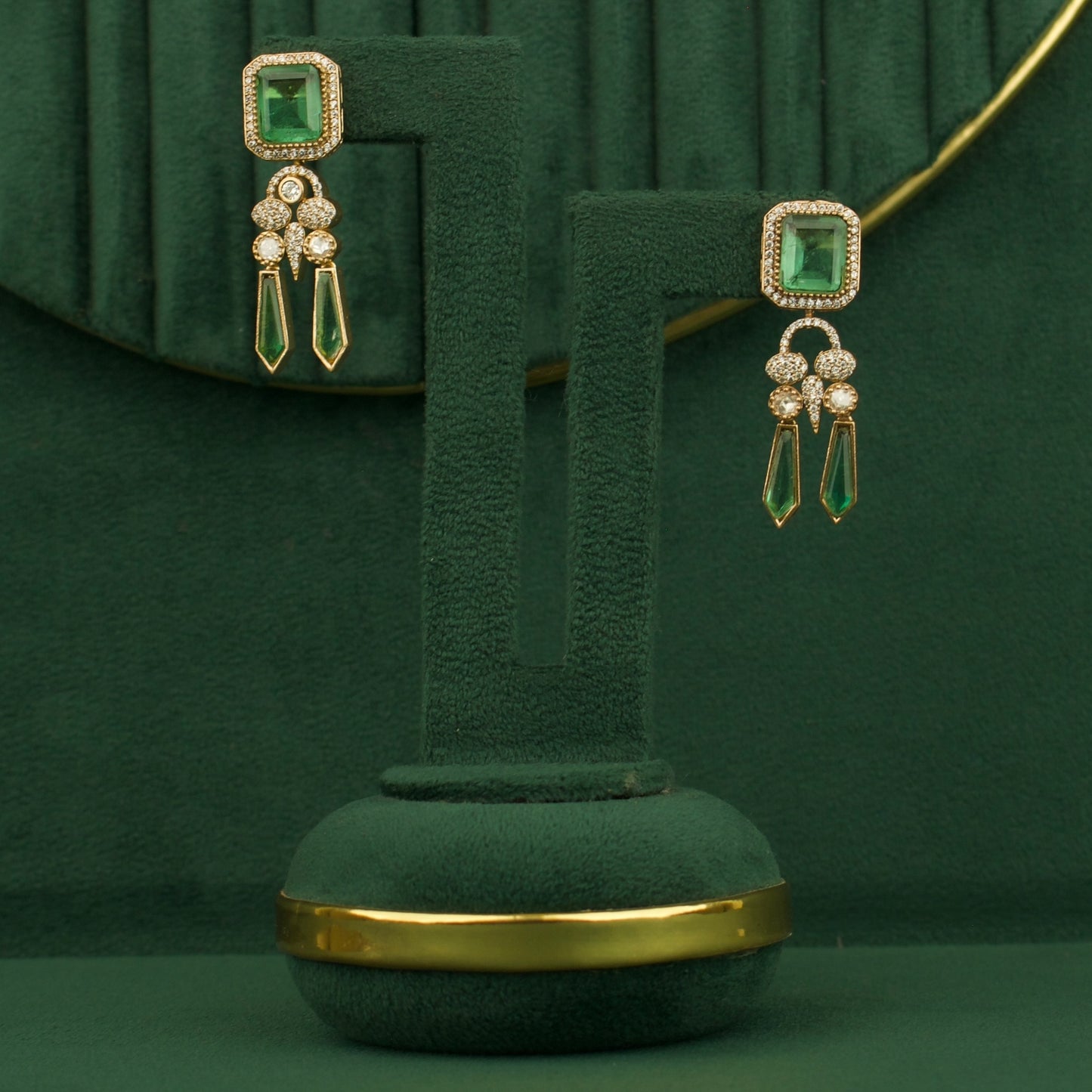 Majestic Victorian Short  Necklace  With  Earrings