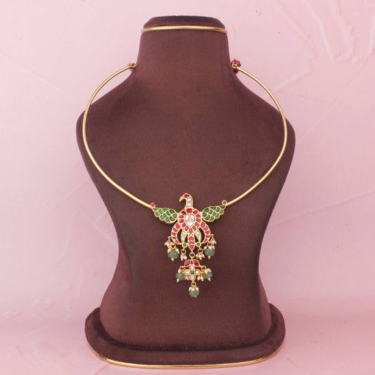 Minimal Jadau Kundan Pendant Necklace With Emerald Drops