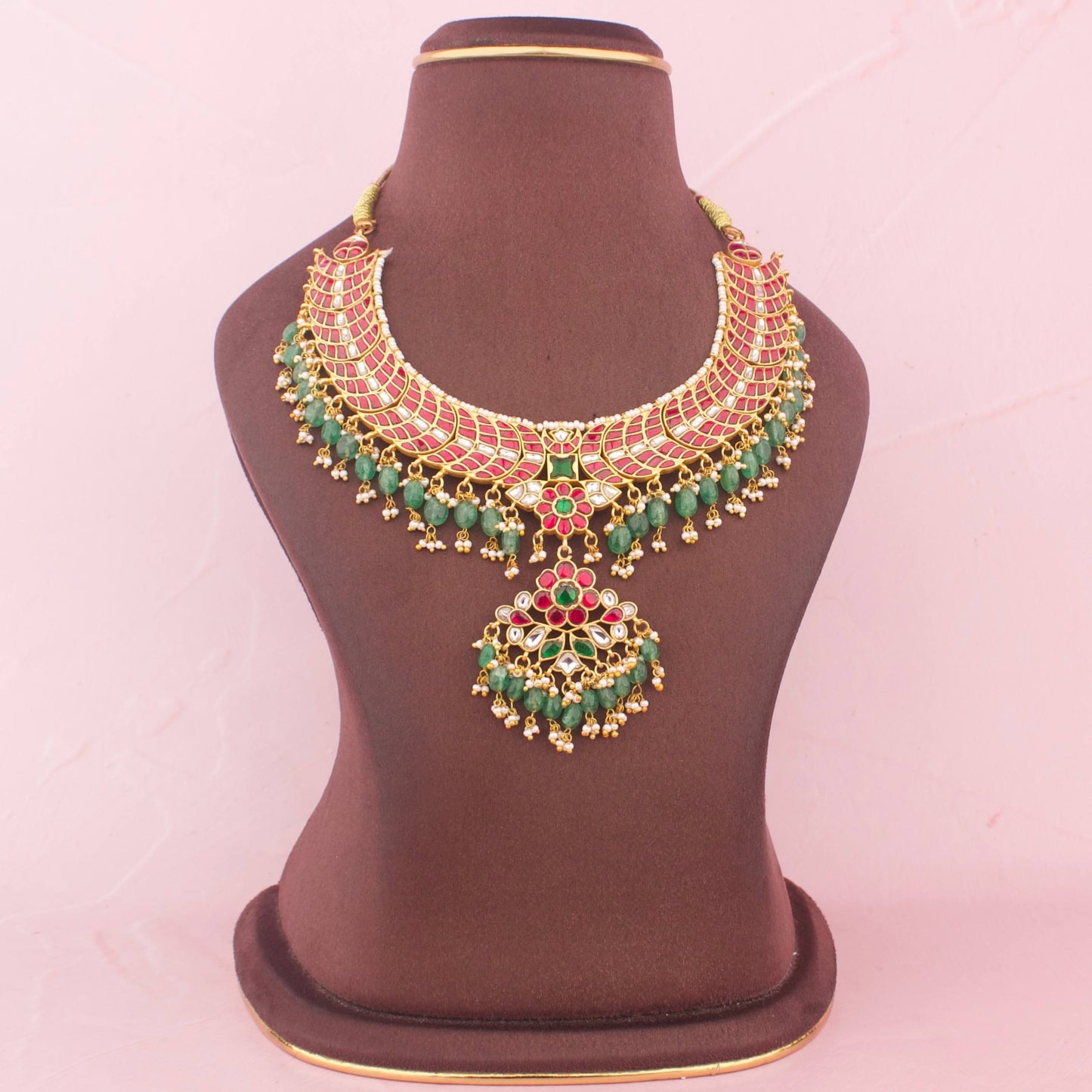 Elegant Jadau Kundan Necklace With Floral Pendant