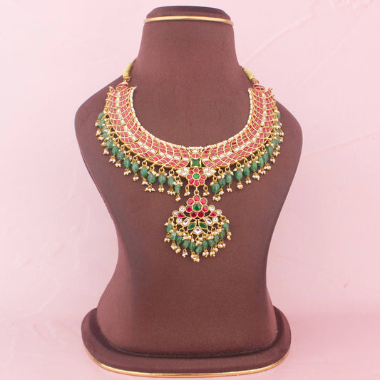 Elegant Jadau Kundan Necklace With Floral Pendant