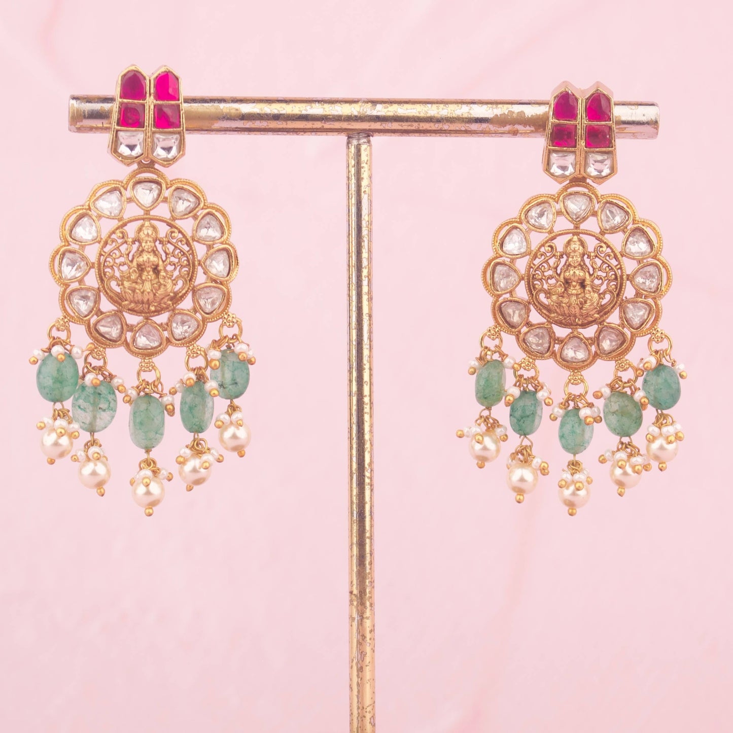 Sleek Jadau Kundan Necklace With Earrings