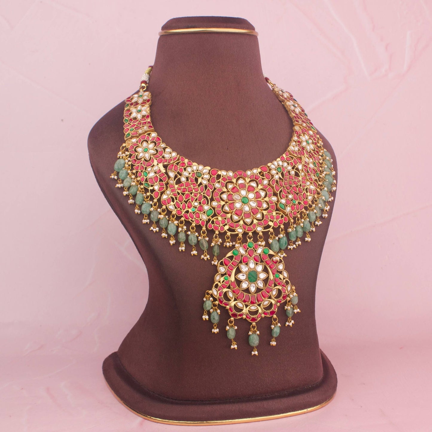 Close-Up Detail View of Bridal Grand Jadau Kundan Necklace With Green Beads & Pearls As Hangings | Dulhan Jewels