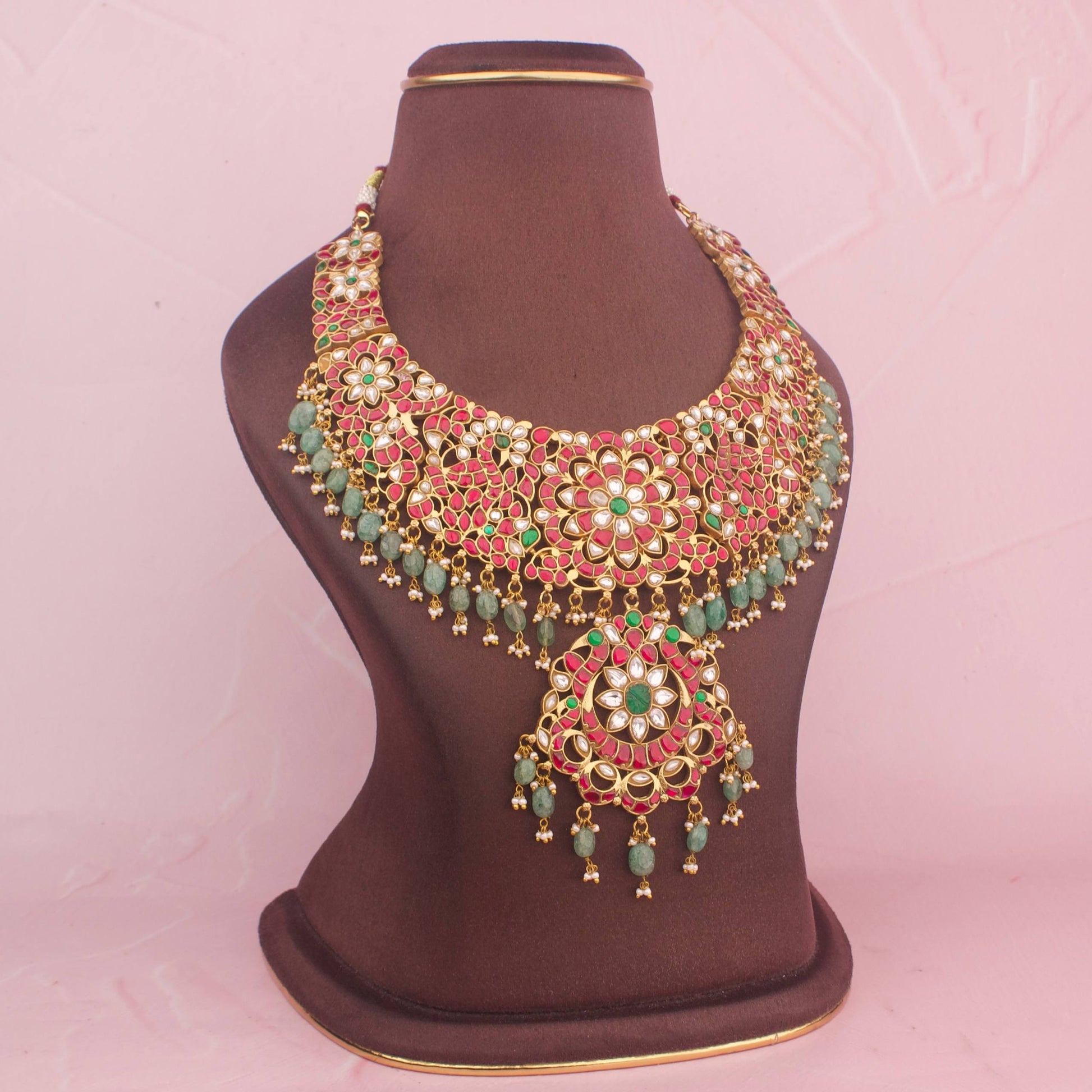 Close-Up Detail View of Bridal Grand Jadau Kundan Necklace With Green Beads & Pearls As Hangings | Dulhan Jewels