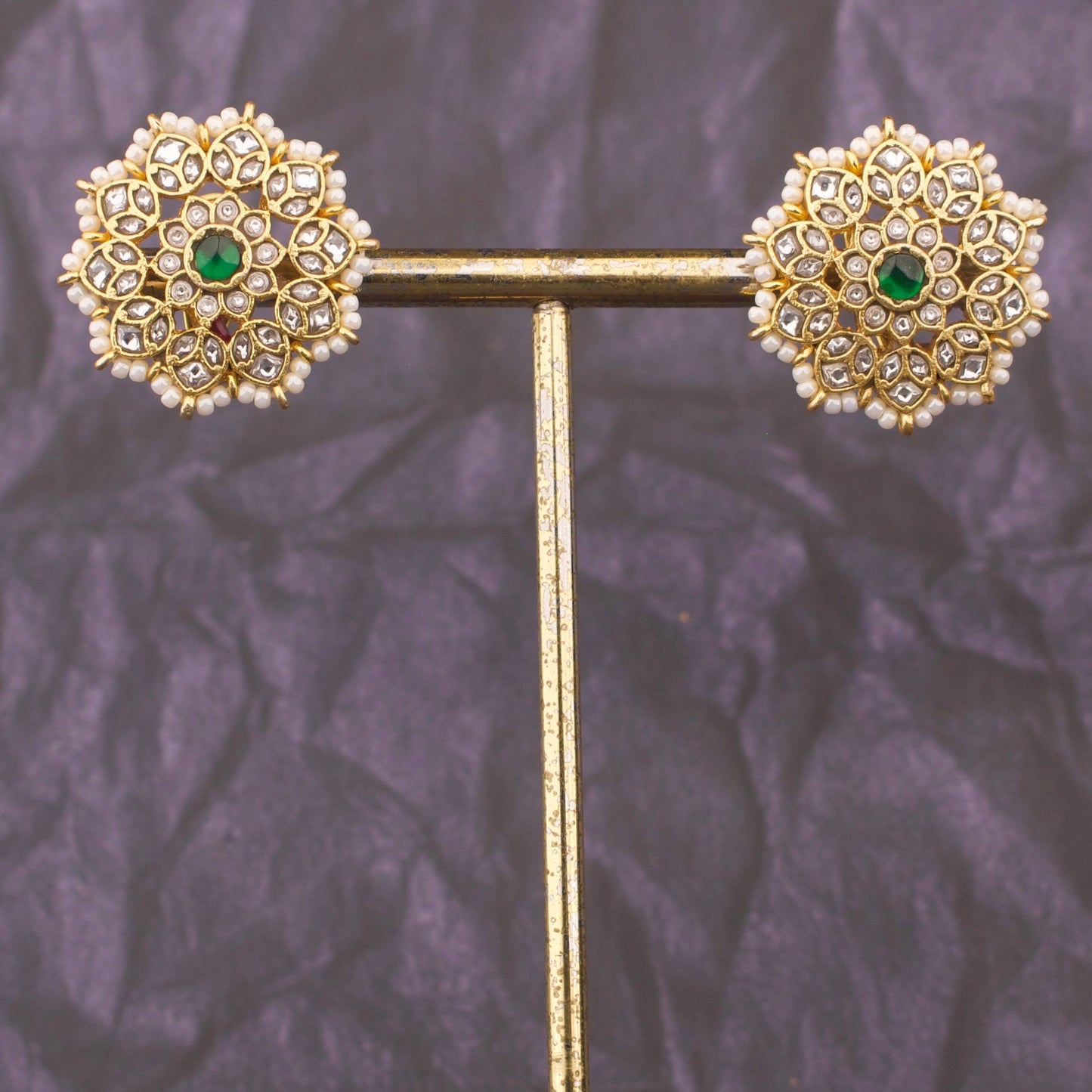 Elegant Jadau Kundan Stud Earrings With Pearl Bordering